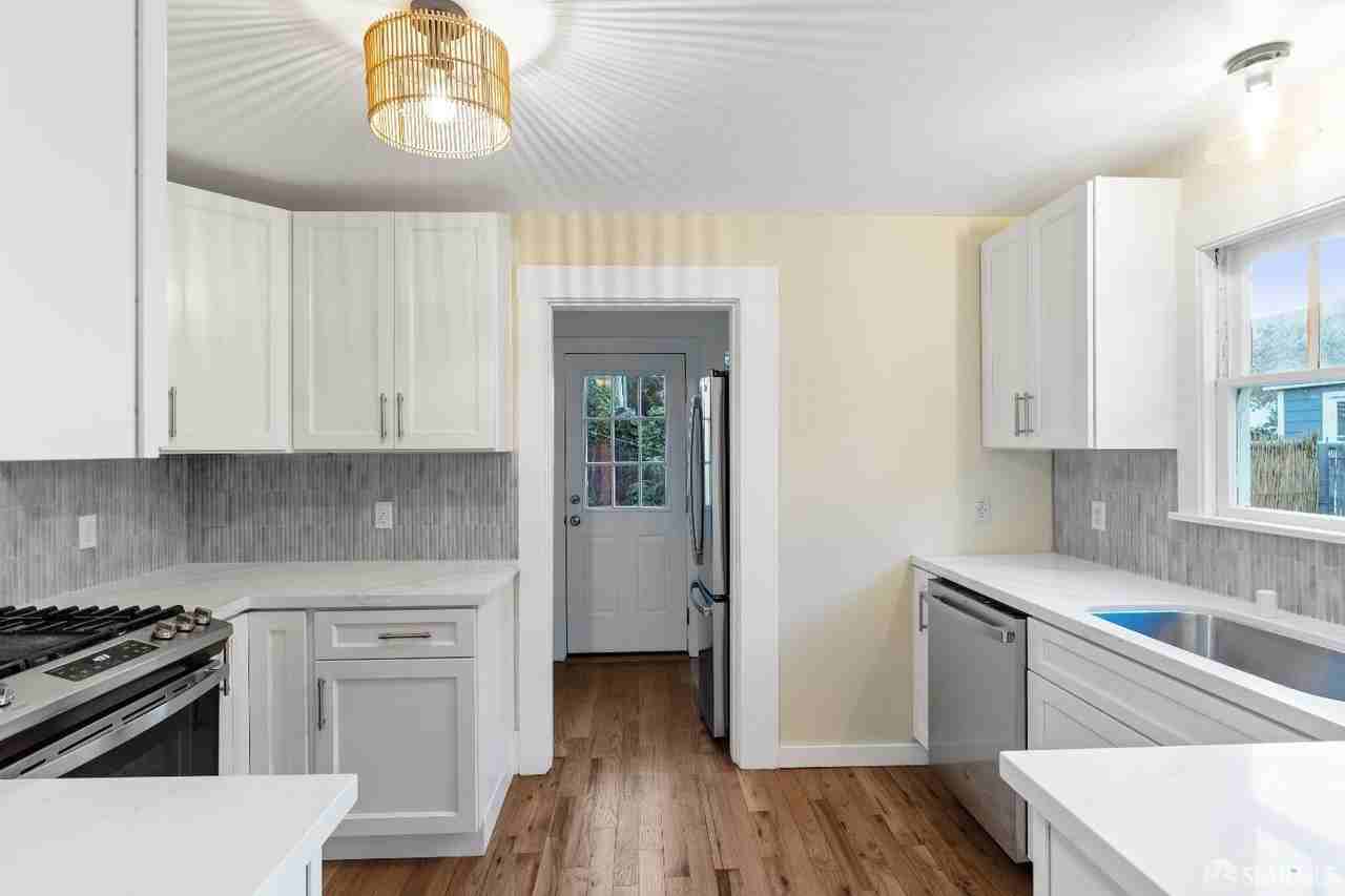 689 43rd St - Photo 5 of 42