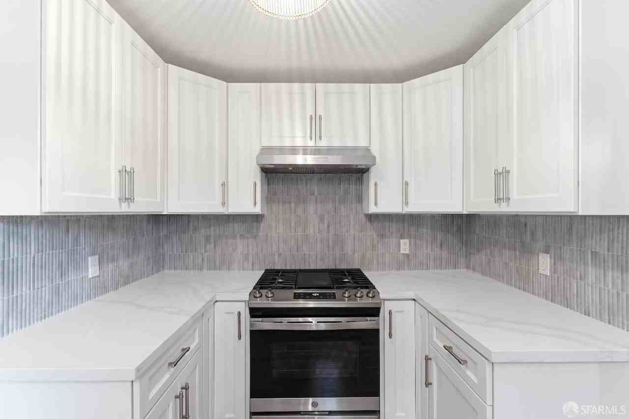 689 43rd St - Photo 7 of 42