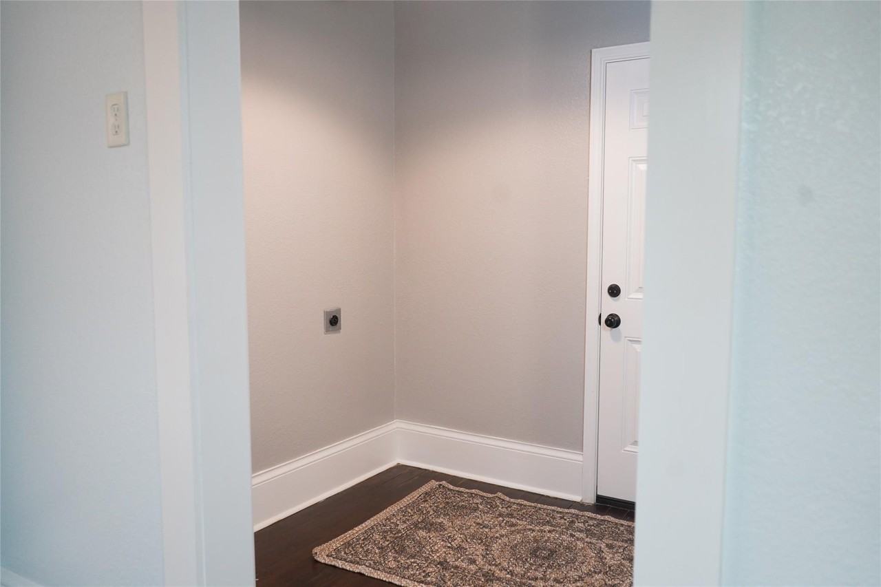 2 2826 Avenue P1/2 - Photo 5 of 22