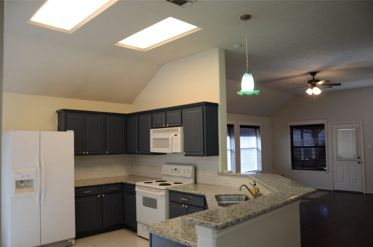 21407 Pepperberry Trl - Photo 3 of 7