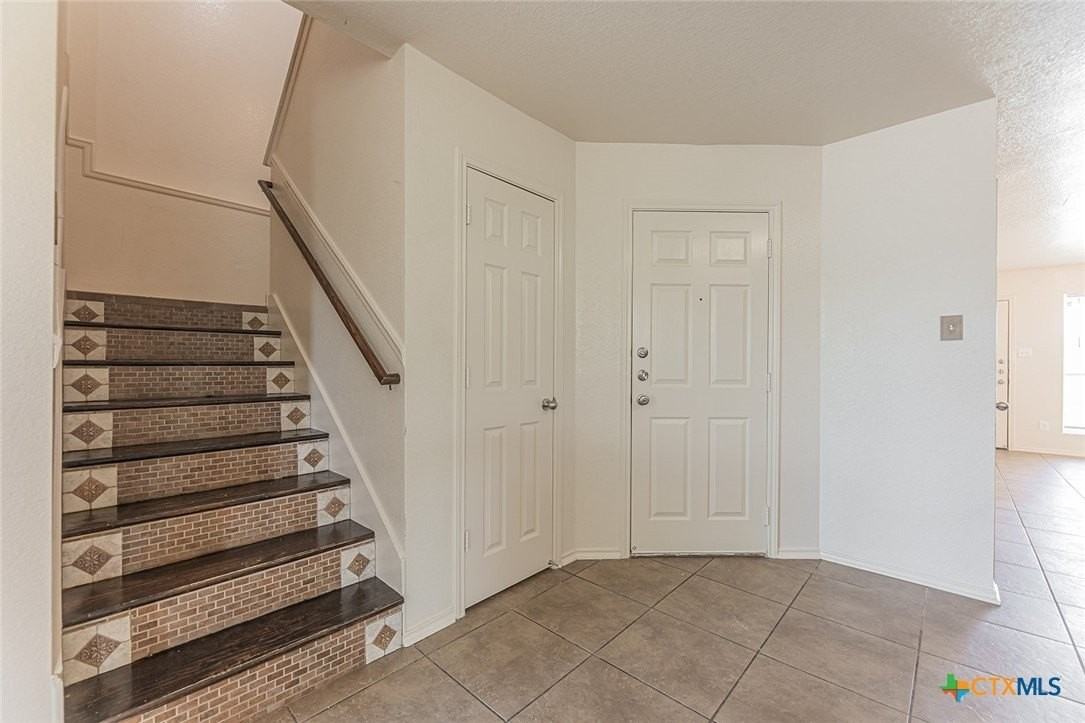 2406 Waterfall Dr - Photo 7 of 23