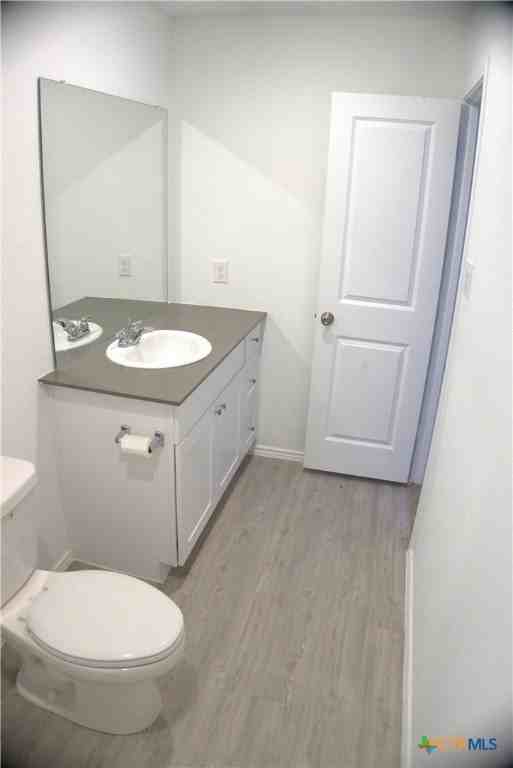 809 Riviera Ct - Photo 5 of 8