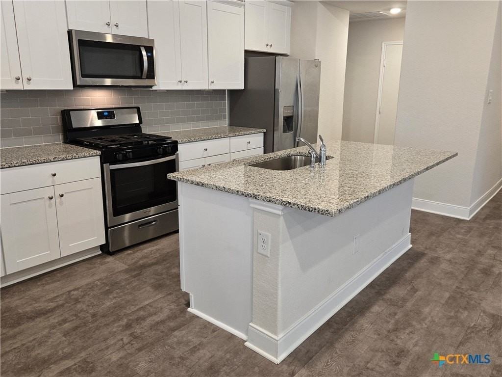 1420 Parkwood - Photo 4 of 15