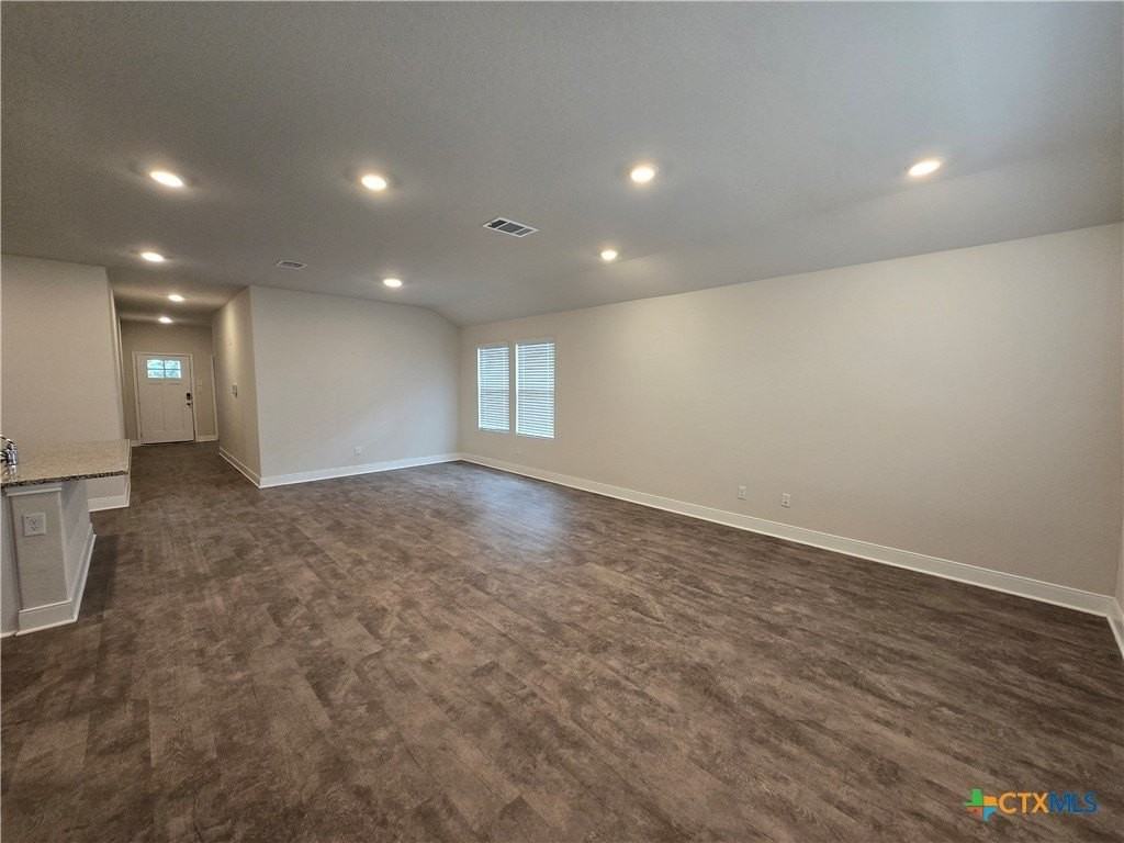 1420 Parkwood - Photo 6 of 15