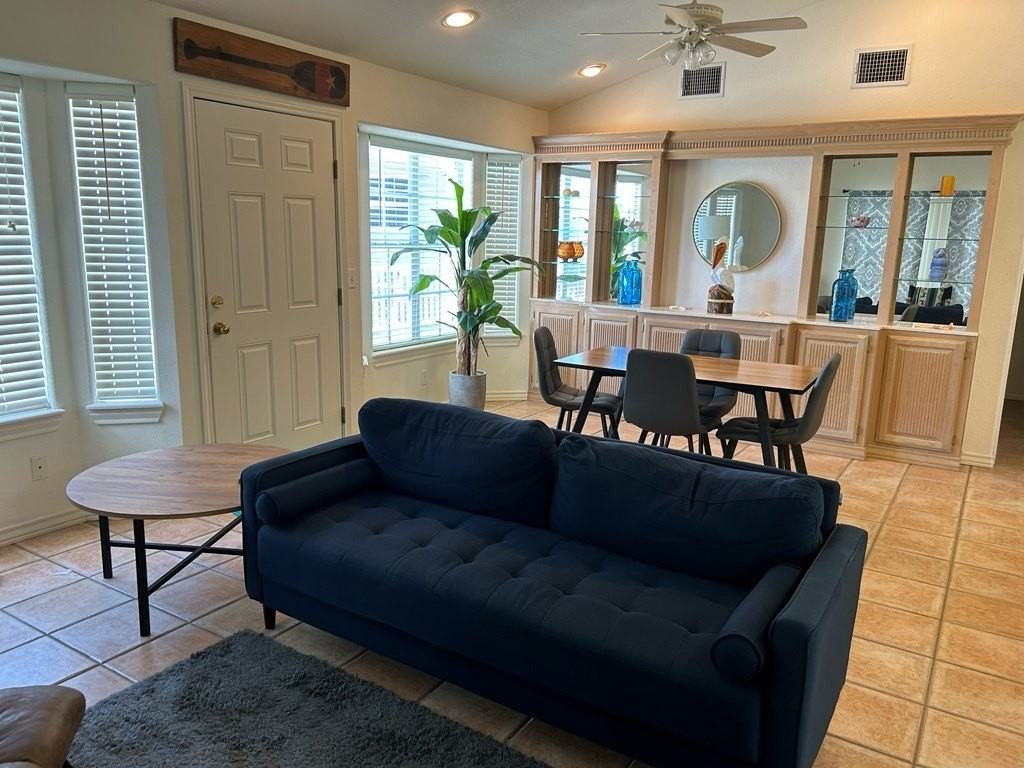 415 Sun Dial Cir - Photo 3 of 30