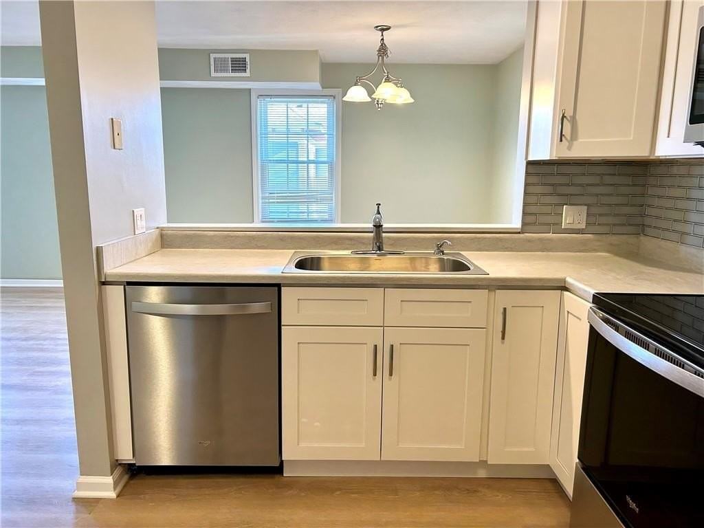 101 Marlborough St Apt 2 #2 - Photo 7 of 13