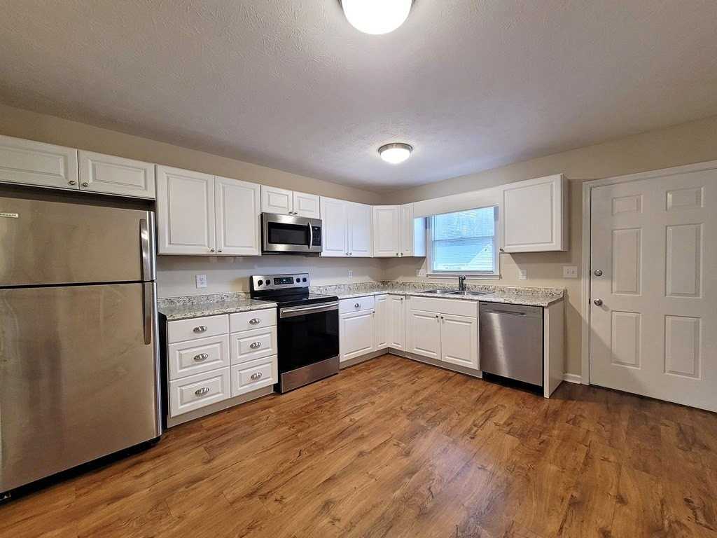 962 Beverly Dr - Photo 4 of 11