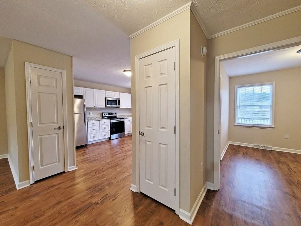 962 Beverly Dr - Photo 5 of 11