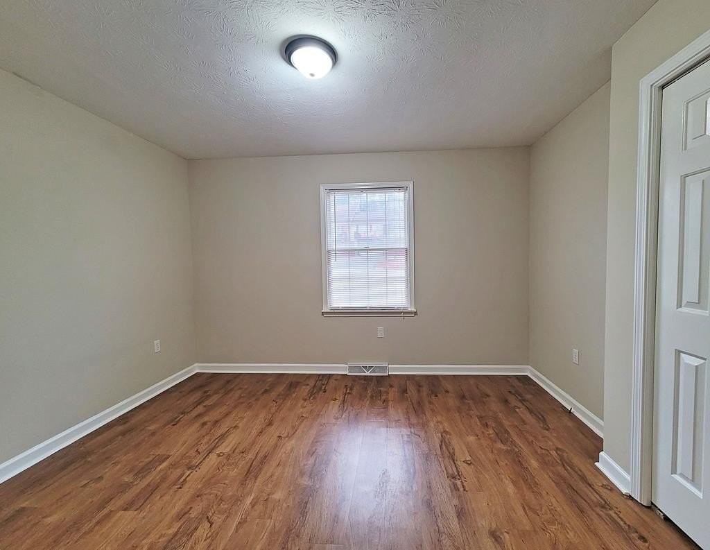 962 Beverly Dr - Photo 6 of 11