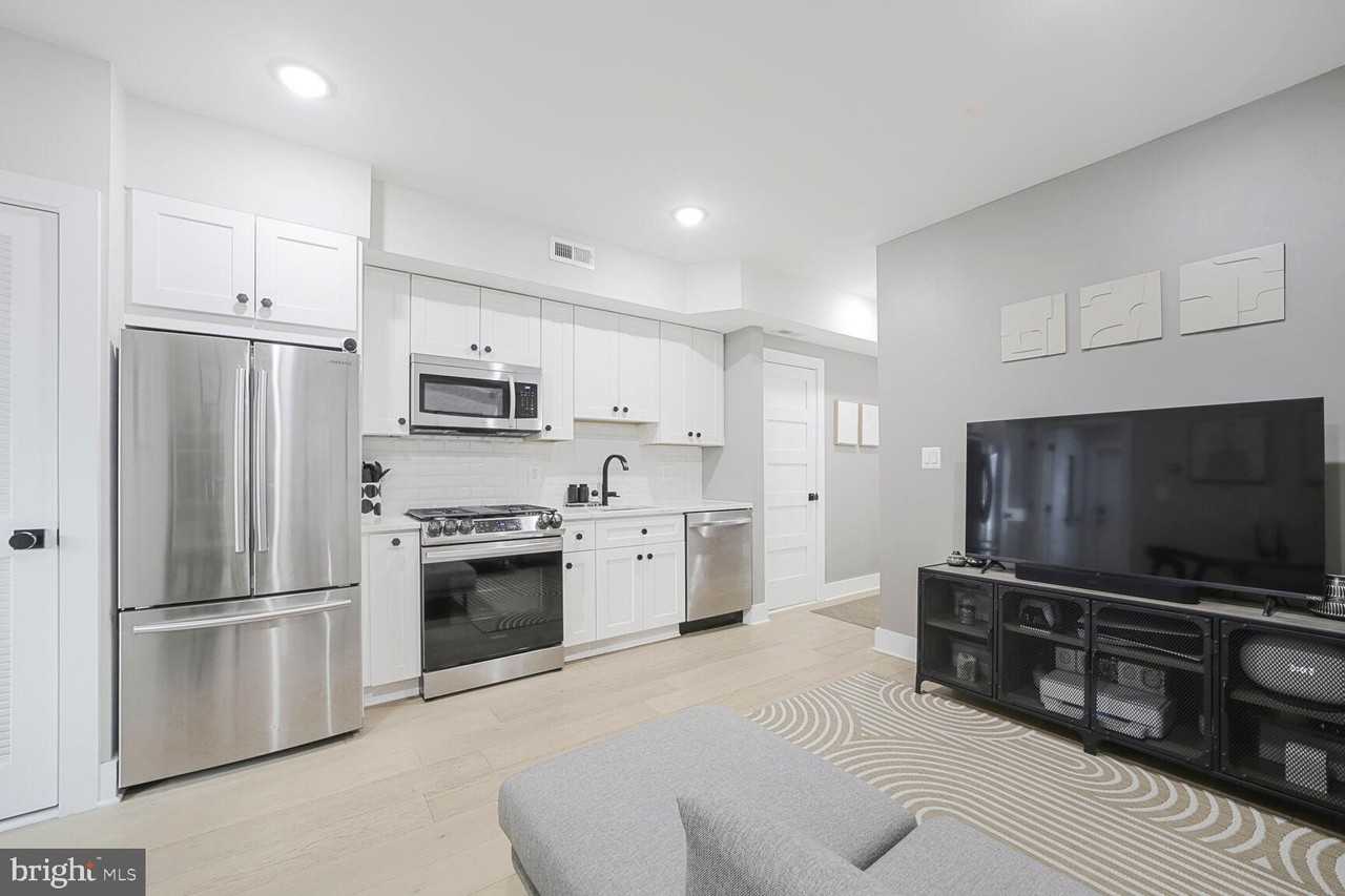 1144 Owen Pl Ne Apt 1 #1 - Photo 2 of 27