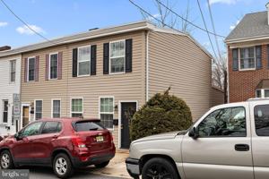 featured image of 1809 W 10th St