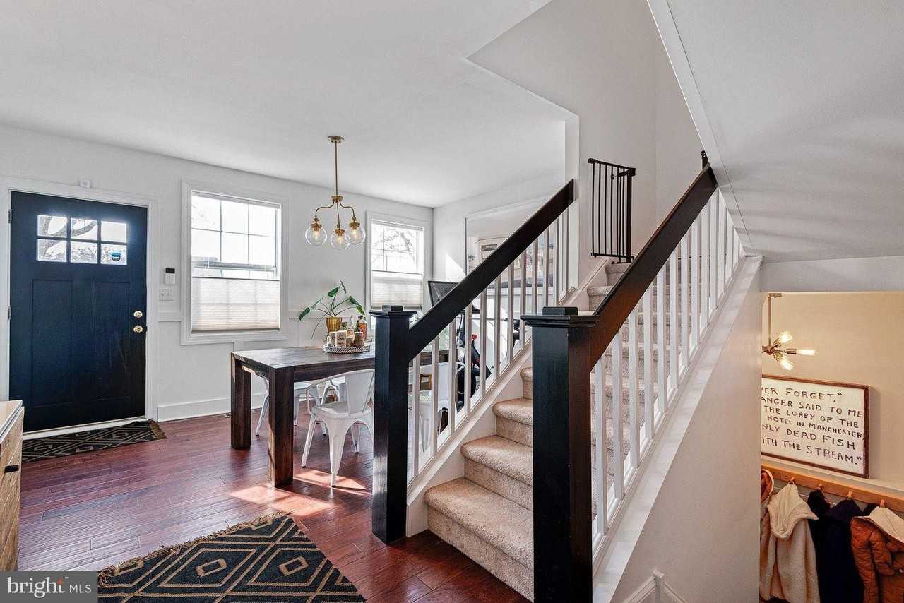 1809 W 10th St - Photo 4 of 20