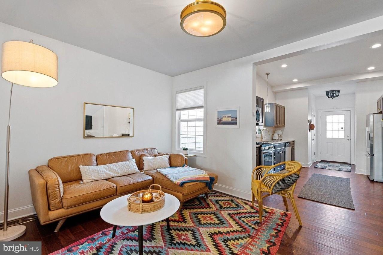 1809 W 10th St - Photo 7 of 20