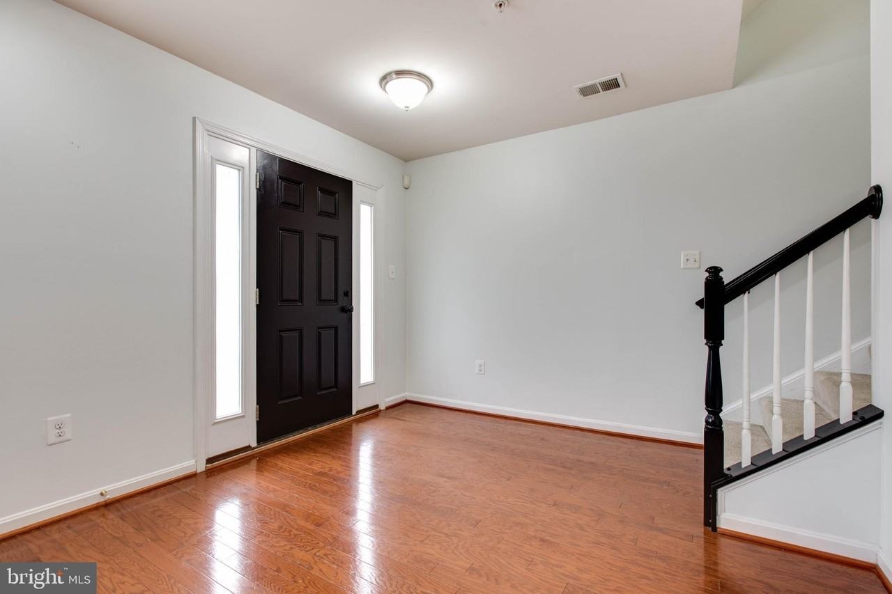 7926 Silver Oak Rd - Photo 4 of 44