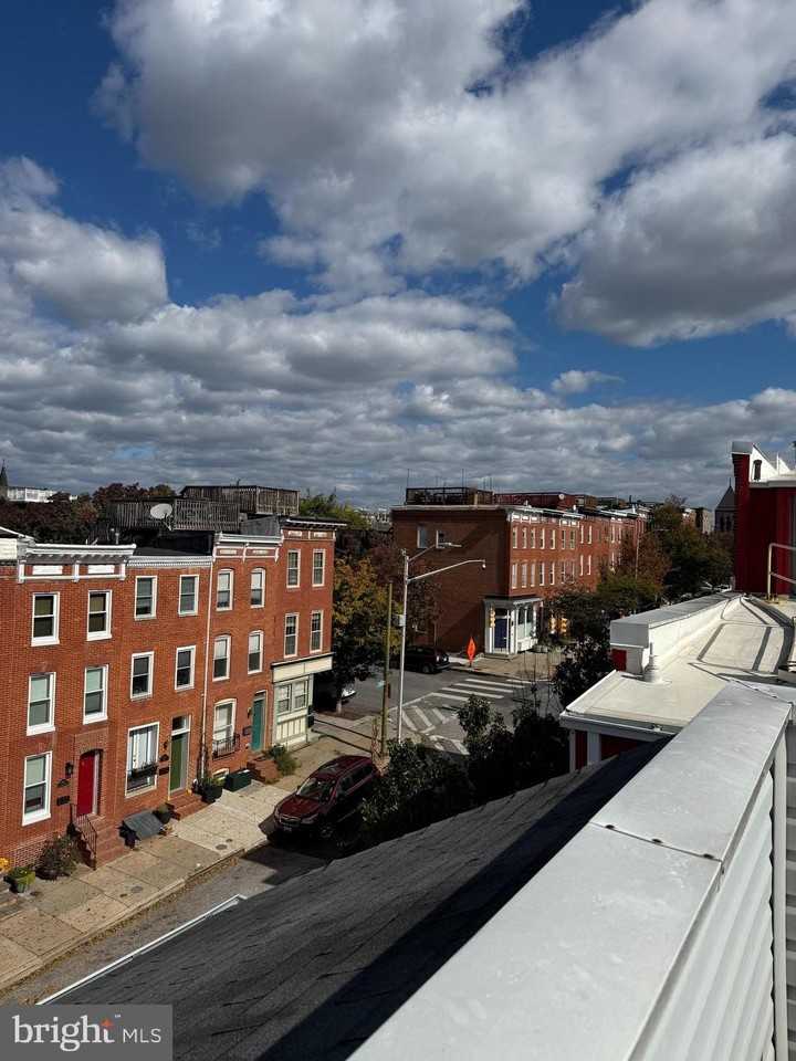 1929 E Lombard St - Photo 3 of 11