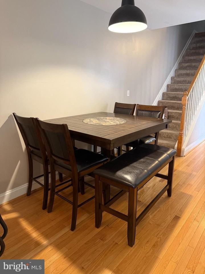 1929 E Lombard St - Photo 5 of 11