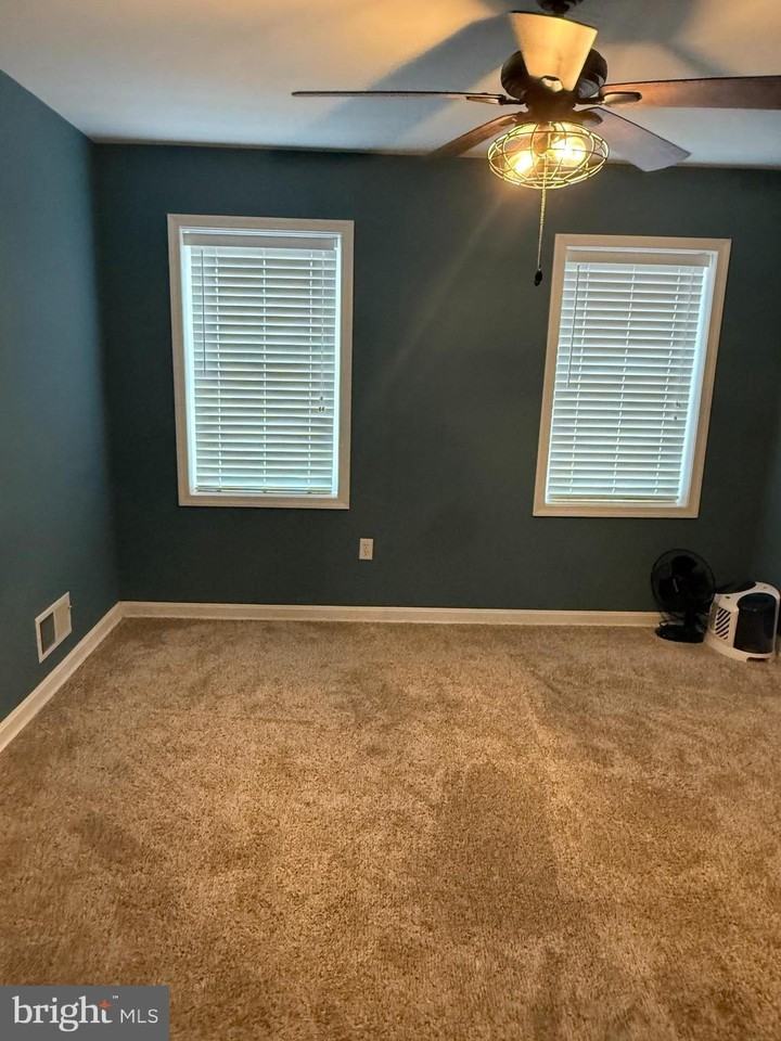 1929 E Lombard St - Photo 7 of 11