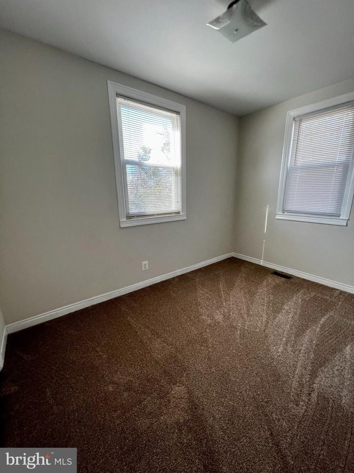 5120 Indian Head Hwy - Photo 4 of 7