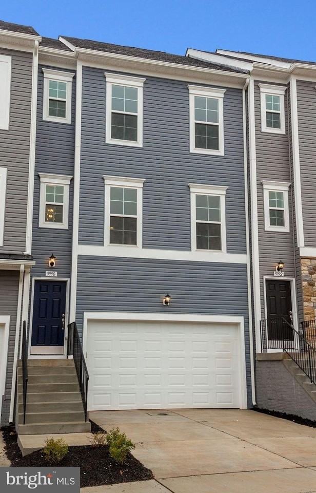 5990 Passend Dr - Photo 2 of 33