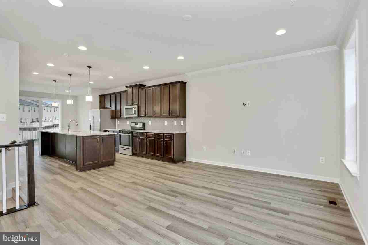 5990 Passend Dr - Photo 4 of 33