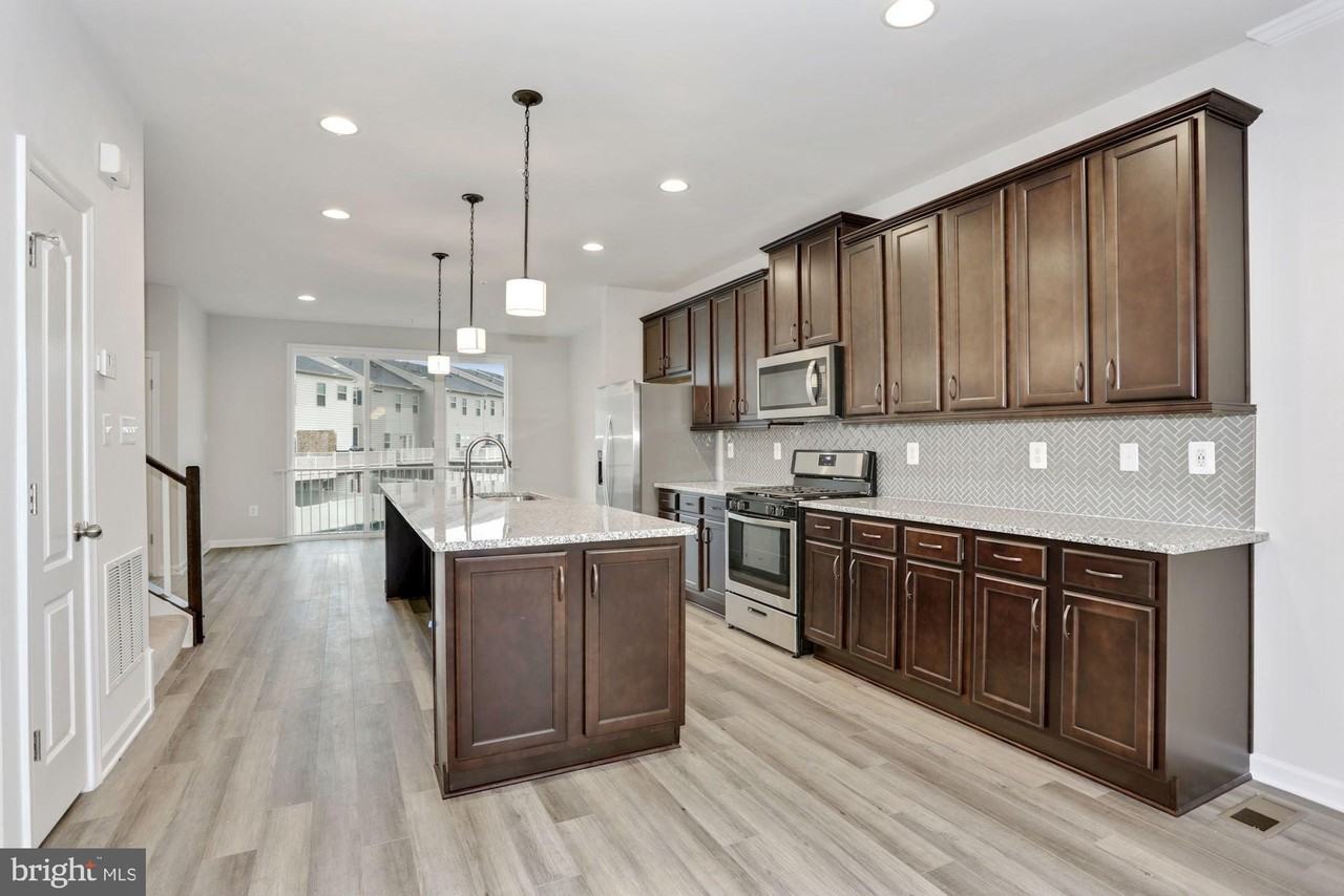 5990 Passend Dr - Photo 7 of 33