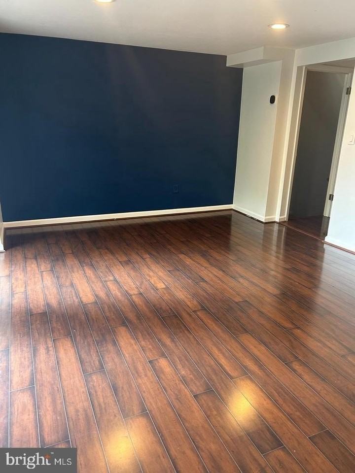 5497 Endicott Ln - Photo 5 of 16