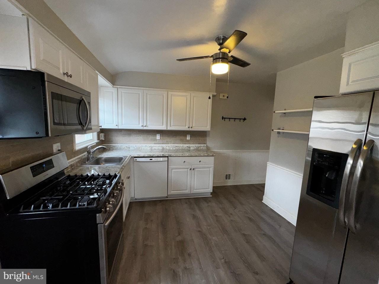 10502 Glenhaven Dr - Photo 2 of 20