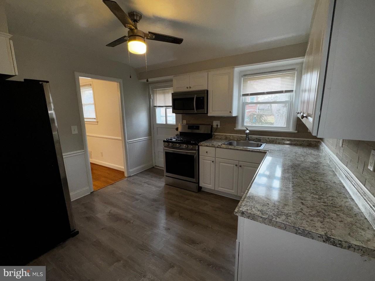 10502 Glenhaven Dr - Photo 3 of 20