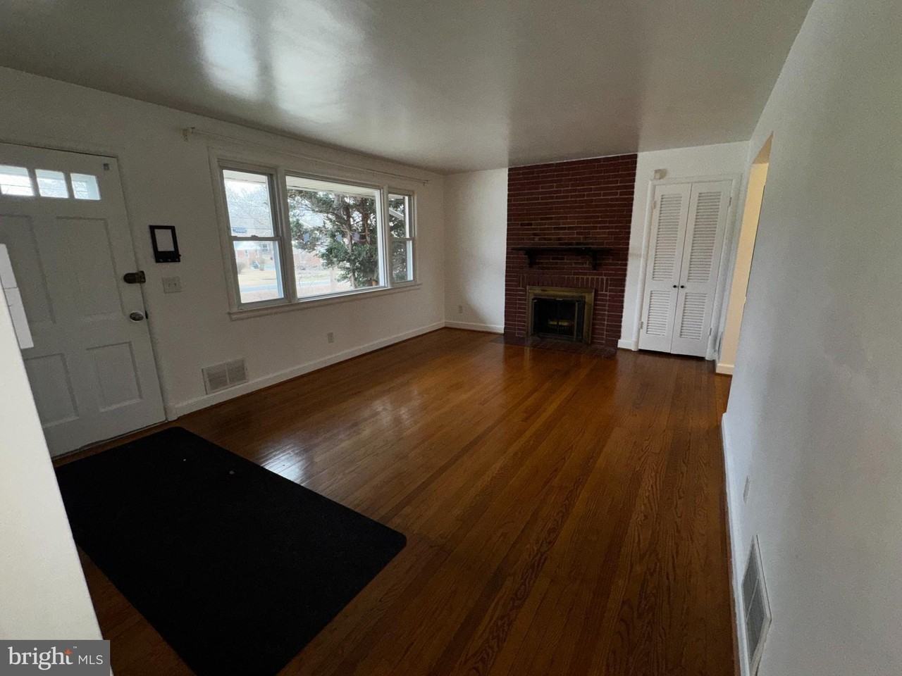 10502 Glenhaven Dr - Photo 5 of 20