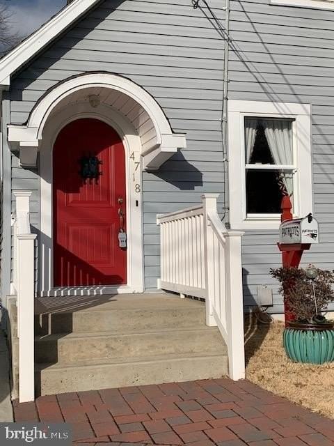 4718 Ruatan St - Photo 3 of 50