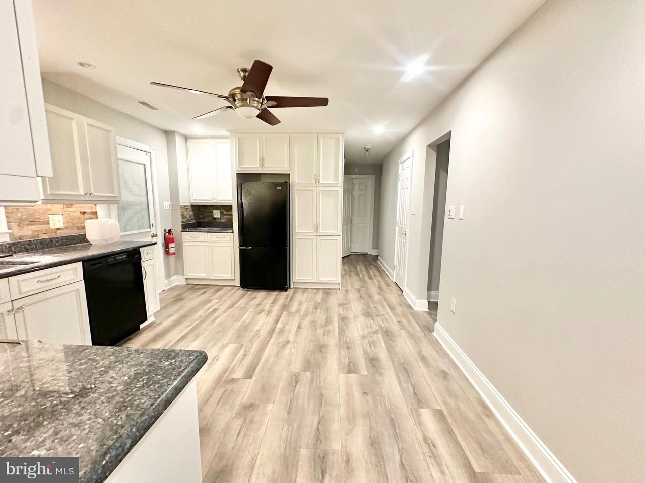 9 BEECHWOOD unit: Apt A #A - Photo 5 of 28