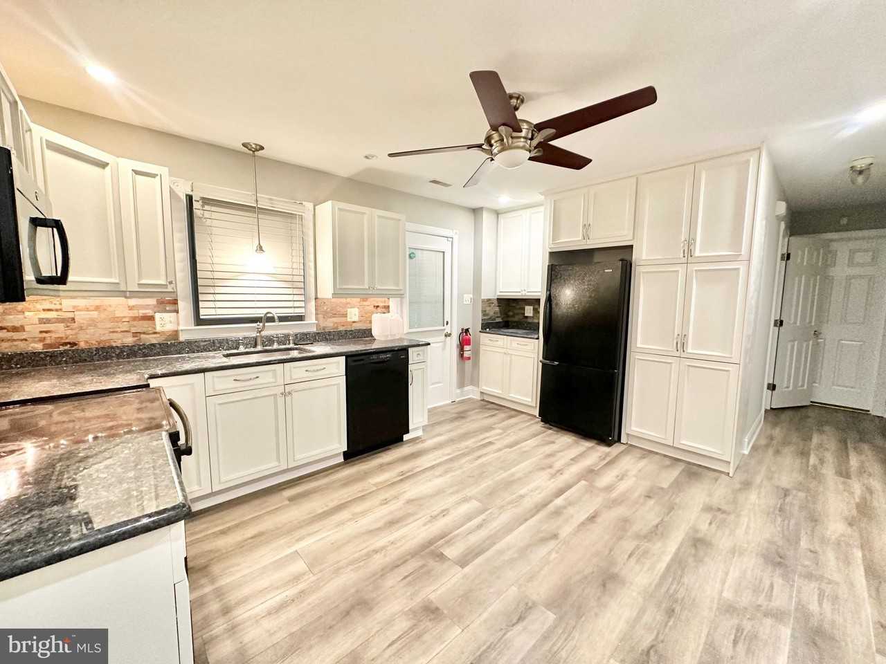 9 BEECHWOOD unit: Apt A #A - Photo 6 of 28