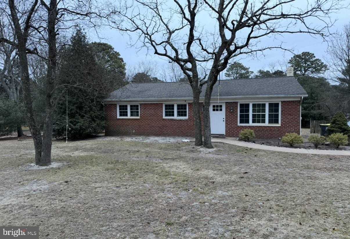 1002 Taunton Ave - Photo 2 of 7