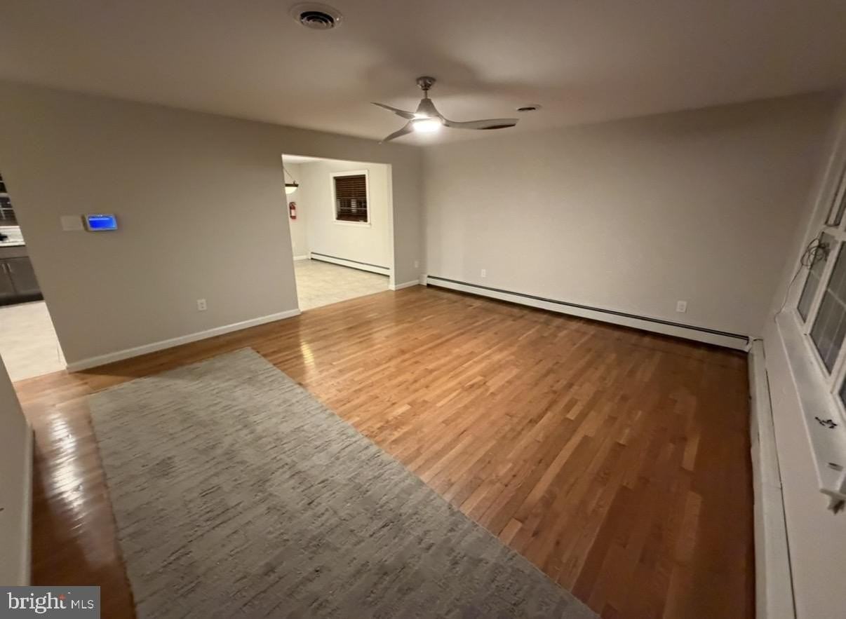 1002 Taunton Ave - Photo 3 of 7