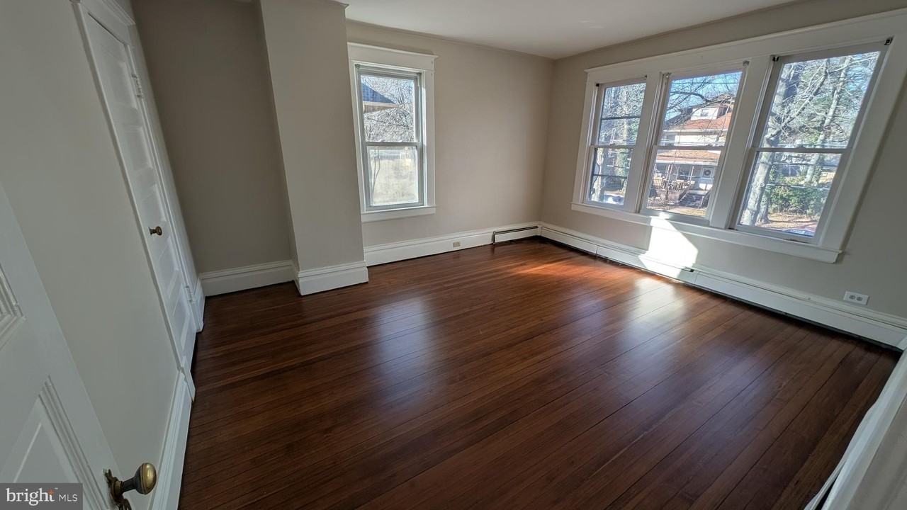 48 Hillcrest Ave - Photo 7 of 19