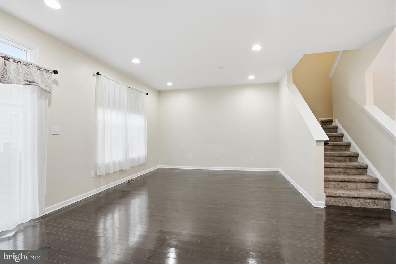 28130 Hickory Ln - Photo 3 of 29