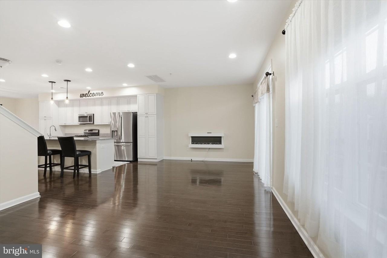 28130 Hickory Ln - Photo 4 of 29