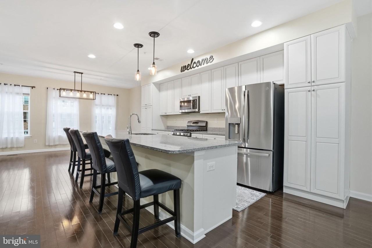 28130 Hickory Ln - Photo 7 of 29