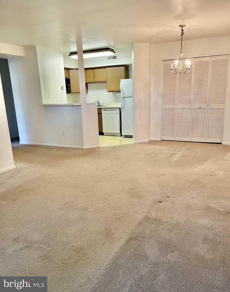 17023 Bennett Pl - Photo 3 of 15