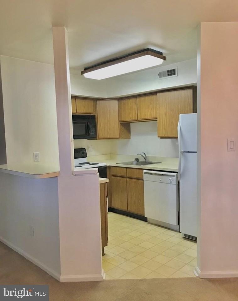 17023 Bennett Pl - Photo 4 of 15