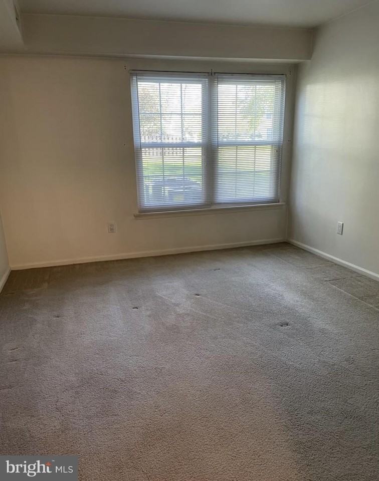 17023 Bennett Pl - Photo 5 of 15