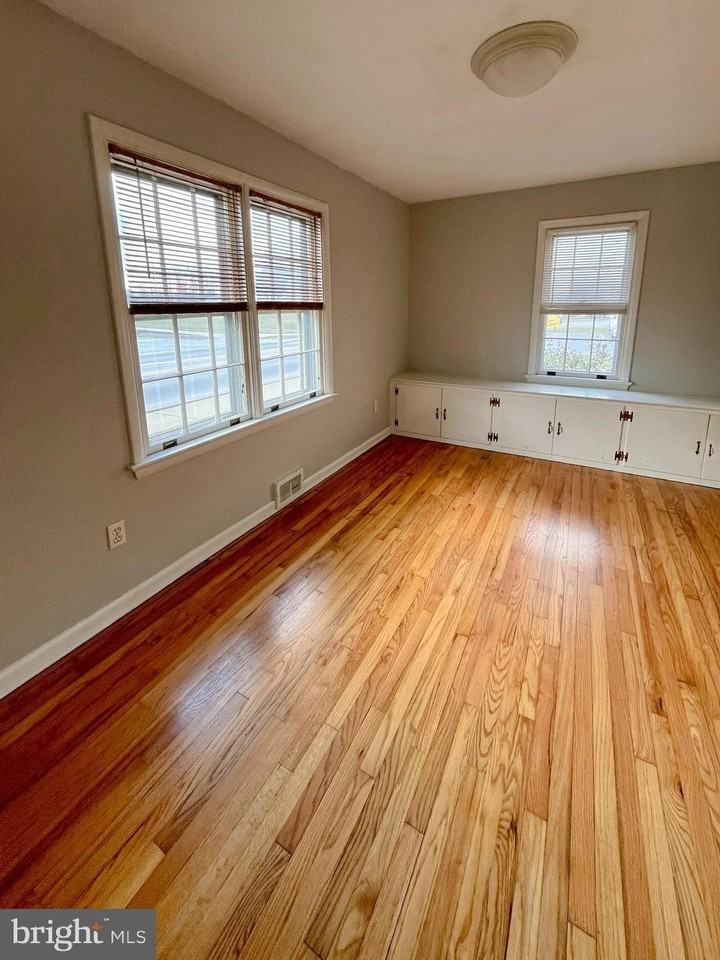 857 Village Rd - Photo 6 of 27