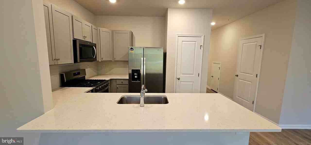 1151 Martin Rd - Photo 7 of 17