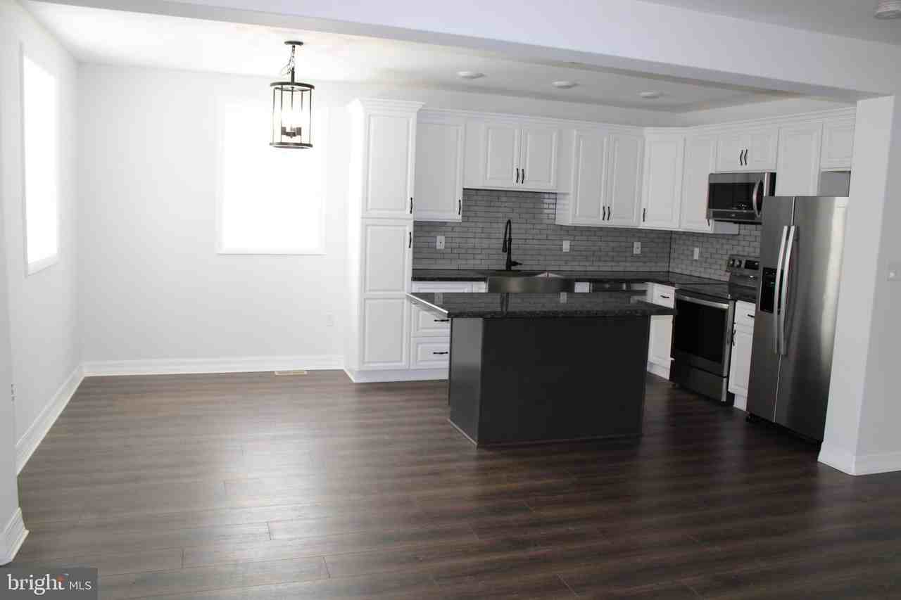 815 N 3rd Ave - Photo 3 of 15