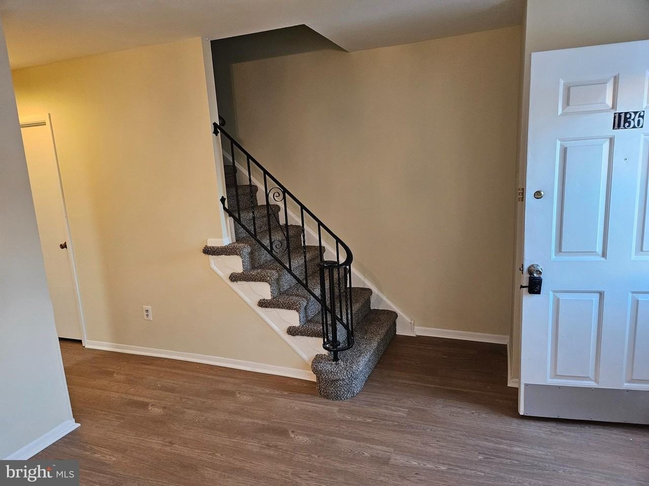 1136 BAYLESS Place unit: Condo H-1 - Photo 2 of 19
