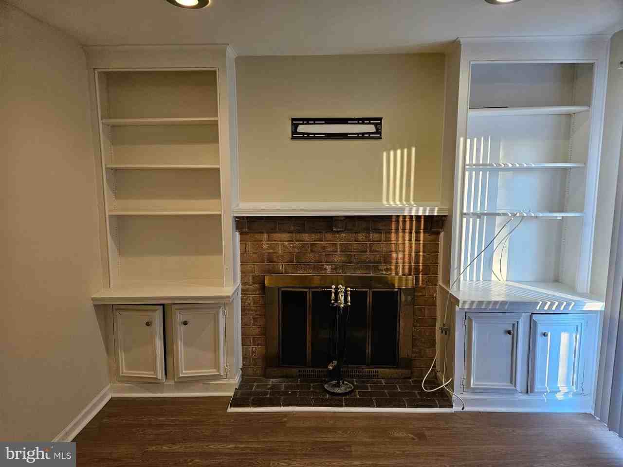 1136 BAYLESS Place unit: Condo H-1 - Photo 5 of 19