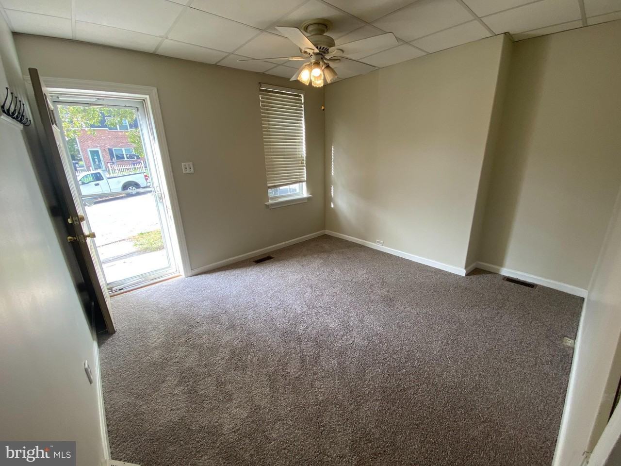 238 E 6th Ave - Photo 3 of 18