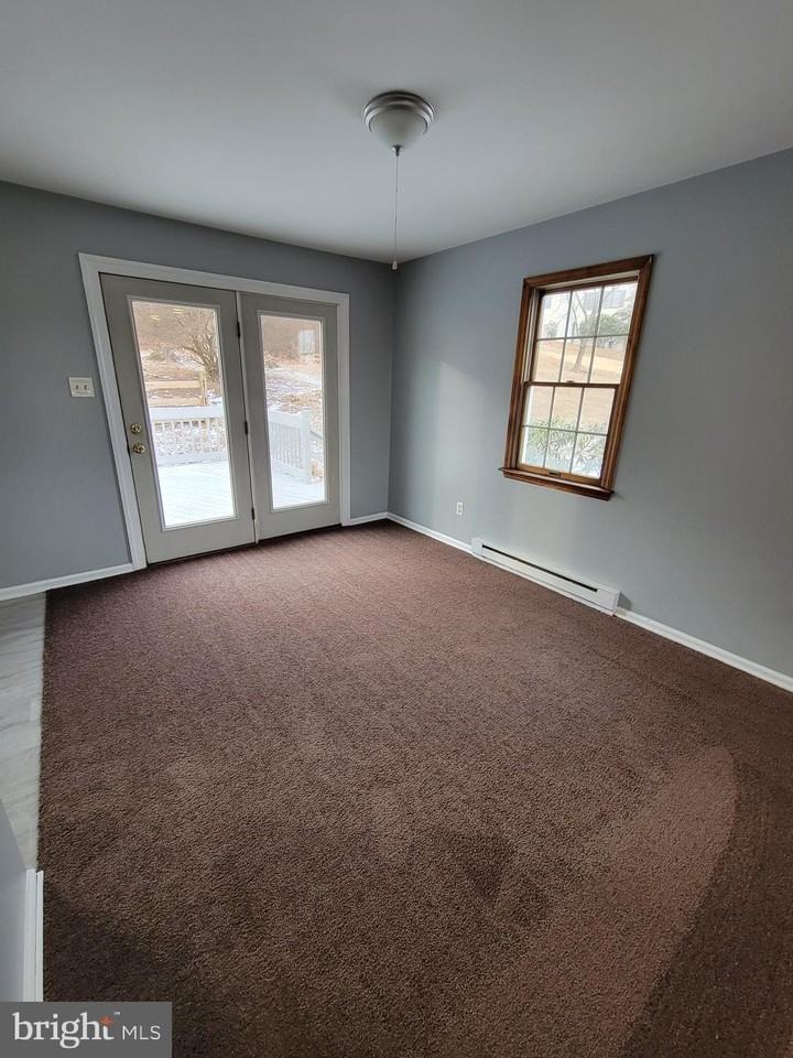 320 Troutman Rd - Photo 4 of 18