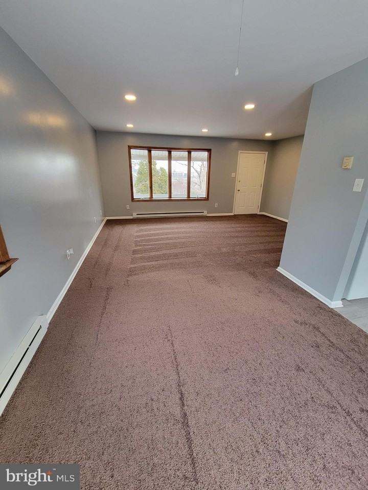 320 Troutman Rd - Photo 5 of 18