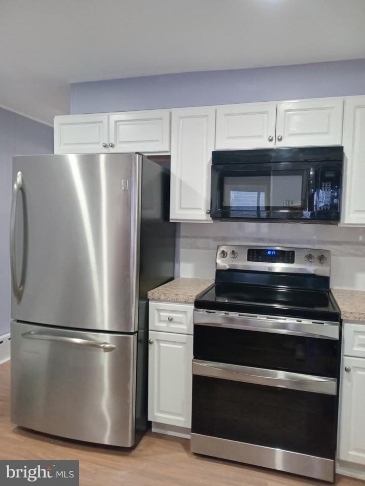 657 Pine Hill St - Photo 5 of 25